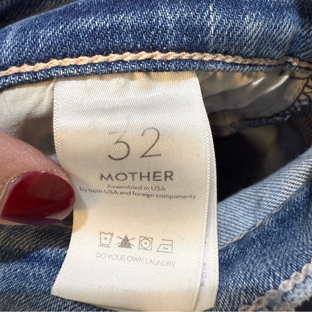 MOTHER Denim Mid Rise The Dazzler ankle fray
Size 32 - Picture 6 of 15